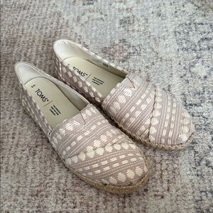 Women’s toms espadrille size 8